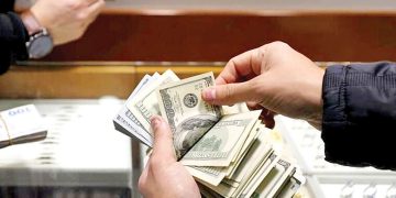 سود ۹میلیون تومانی معامله دلار با کارت ملی/ صرافی ها شلوغ شد!