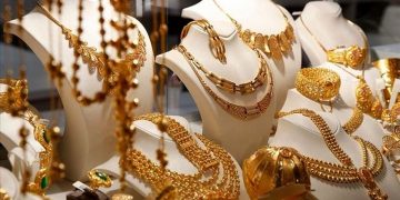 2 عامل اثرگذار روی قیمت طلا/ طلای داخل با انس جهانی حرکت می‌کند؟