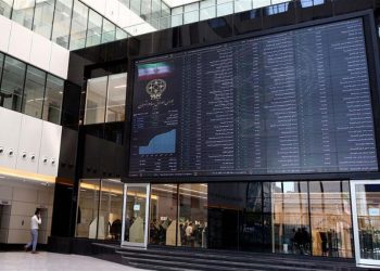 ۳ تهدید و ۳ فرصت پیش پای بازار سرمایه؛ از سیاست تثبیت ارز و بودجه تا فروش خودرو در بورس