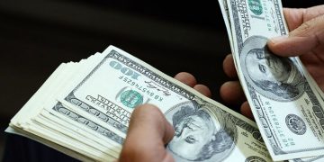 بجای نرخ ارز اسمی، نرخ ارز حقیقی را تثبیت کنید / مبنا دلار ۳۵ هزار تومانی باشد