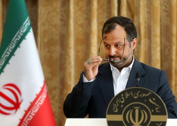 خاندوزی: دنبال تثبیت دلار 28500 نیستیم