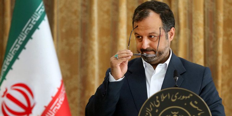 خاندوزی: دنبال تثبیت دلار 28500 نیستیم