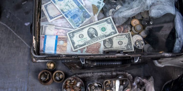 شوک تجار به بازار دلار/ قیمت سکه و طلا صعودی شد