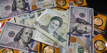 صف خرید ارز و سکه در برابر صف فروش بورس