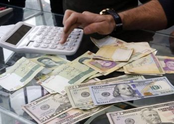 مروری بر بحران های ارزی ۳۰ سال اخیر ایران / چند بحران دیگر لازم است تا از اشتباهات درس بگیریم؟