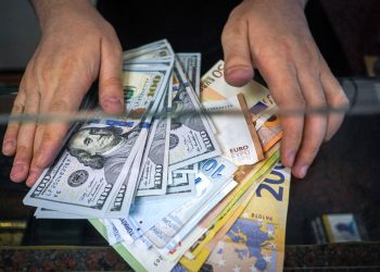 یارانه خریداران ارز سهمیه‌ای قطع می‌شود؟