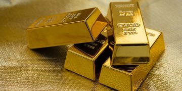 طلای جهانی از ادامه پرواز بازماند و دلار پرید