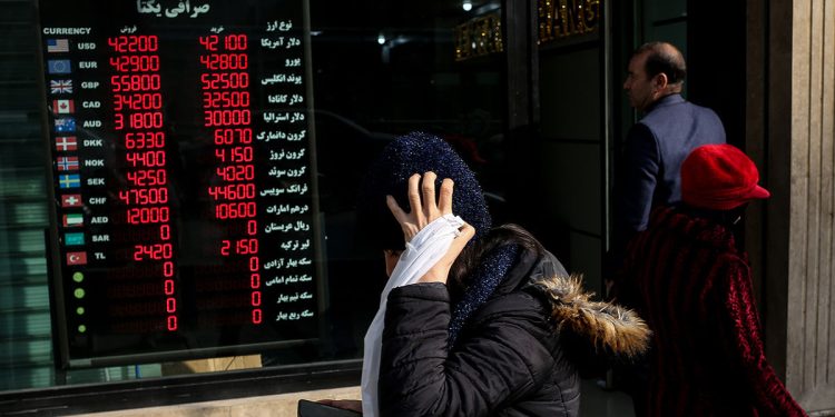 مثلث تعیین کننده دلار