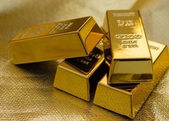 طلای جهانی گران شد/ بازار در انتظار گزارش اقتصادی جدید آمریکا