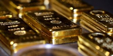 افزایش ارزش دلار، طلا را زمین زد