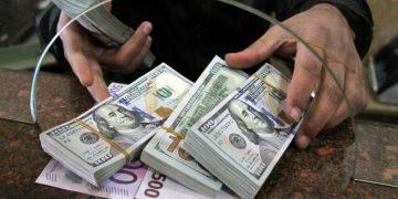 ۴ پیش‌بینی از آینده قیمت دلار/ کف قیمت دلار چقدر است؟