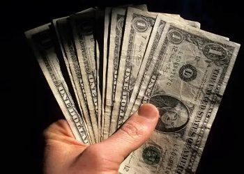 پیش بینی قیمت دلار ۱ تیر ۱۴۰۲ / حرارت تابستان، یخ دلار را آب می‌کند؟