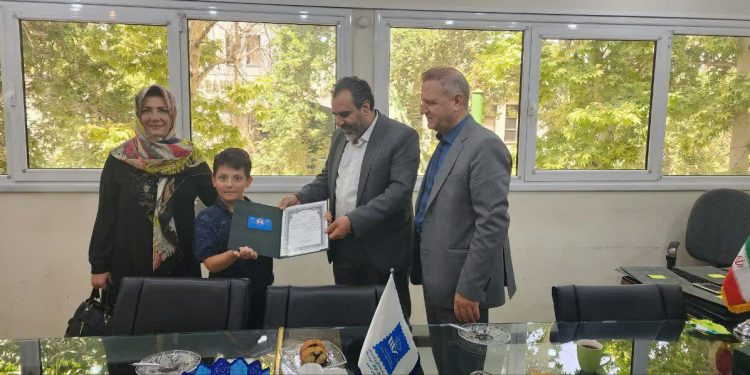 تقدیر از فرزندان ممتاز صنف طلا و جواهر اصفهان