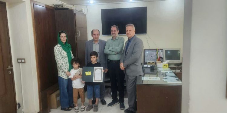 تقدیر از فرزندان ممتاز صنف طلا و جواهر اصفهان