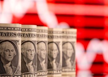 پیش بینی قیمت دلار در ۱۰ روز آینده/ در تله ارزی گرفتار شدیم