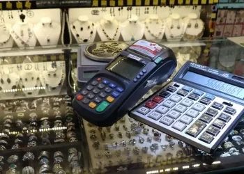 پیش بینی قیمت طلا و سکه 5 شهریور 1402 / چراغ اخبار سیاسی برای بازار طلا سبز شد؟