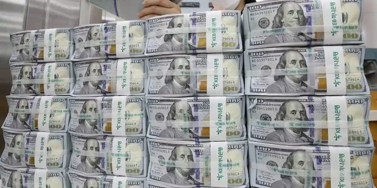 قیمت دلار ۲۳ مرداد ۱۴۰۲/ شایعه جدید ۲۳ میلیارد دلاری، بازار را کاهشی می‌کند؟