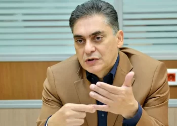 خطاهایی که تراز تجاری را بعد از سالها منفی کرد/ بی‌برنامگی بر سر رفع تعهد ارزی صادرات با واردات طلا