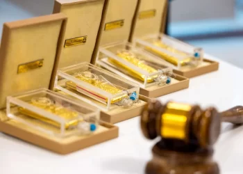 کدام گروه‌ها مخالف مرکز مبادله ارز و کالا هستند؟