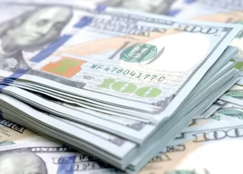 چه خبری دلار را در سرازیری انداخت؟