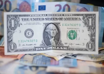 قیمت دلار فریز می‌شود؟