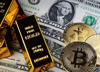 بازارهای جهانی در تلاطم / سقوط بیت‌کوین و طلا، هراس از رکود