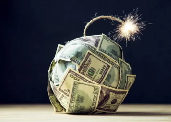 بازار ارز در انتظار هجوم نقدینگی؛ طوفان یا آرامش؟