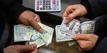 قیمت دلار بزودی به پله قبلی برمی‌گردد