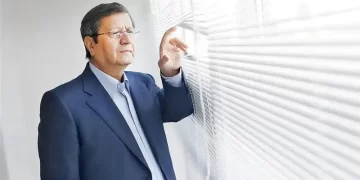 استرس قدیمی همتی به جان بازار ارز افتاد