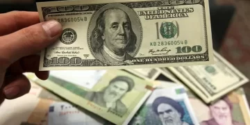حرکت متناقض دلار در بازار رسمی و غیررسمی