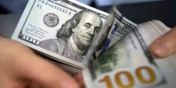 اختلاف دلار توافقی و آزاد مجدد ۳۵ درصد شد