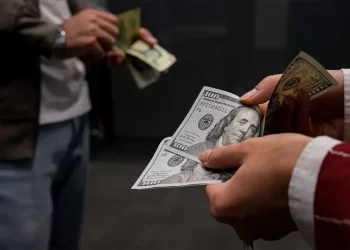 اختلافات داخلی در بازار ارز بالا گرفت