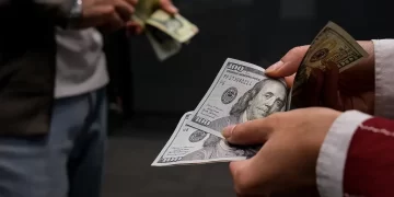 اختلافات داخلی در بازار ارز بالا گرفت