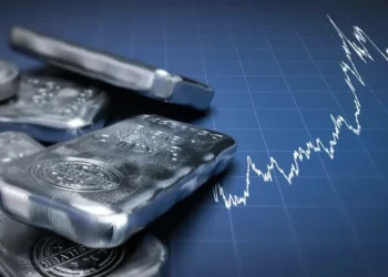 درخشش نقره در سکوت؛ بازدهی 120 درصدی در یک سال! / طلا بخریم یا نقره؟