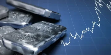 درخشش نقره در سکوت؛ بازدهی 120 درصدی در یک سال! / طلا بخریم یا نقره؟