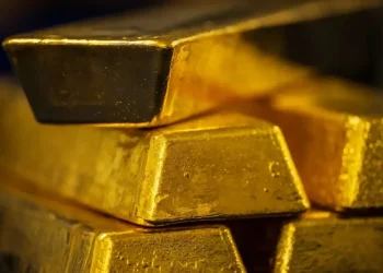 طلای جهانی محتاط شد