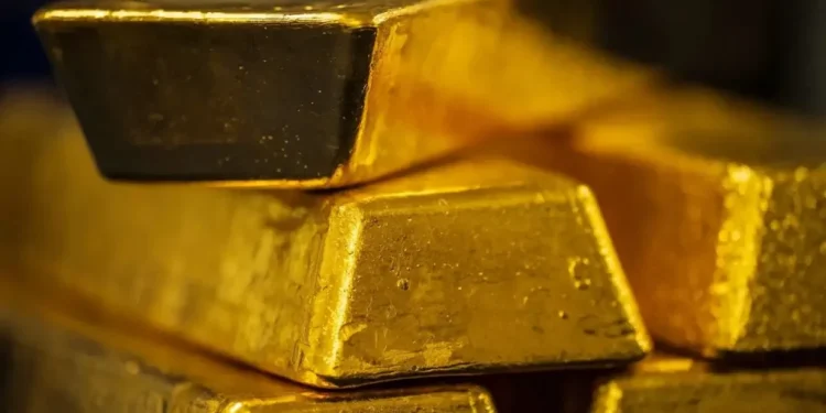 طلای جهانی محتاط شد