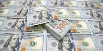 حرکت به سوی تک نرخی شدن ارز/ وزیر اقتصاد از مسیر اصلاح قانون قاچاق گفت