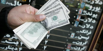 دلار در مسیر نزول: بازار تا کجا عقب می‌نشیند؟