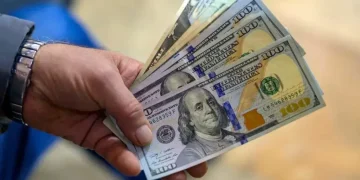 شوک بی سابقه دلار / ریزش بی‌سابقه قیمت دلار در راه است؟