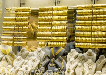 فرمان‌پذیری قیمت طلا و سکه از دلار / بازار طلا در ایران درگیر رکود و کاهش تولید شده است