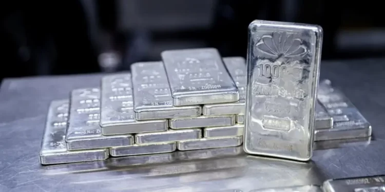 پیشبینی بانکهای بزرگ درباره قیمت انس جهانی نقره تا پایان 2025