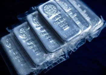 نقره تاخت، طلا جا ماند