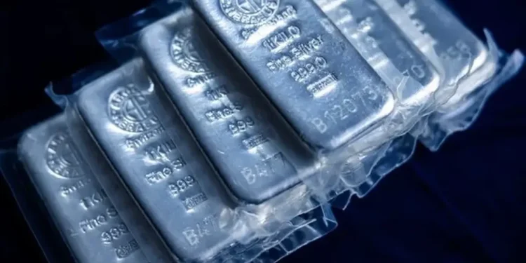 نقره تاخت، طلا جا ماند