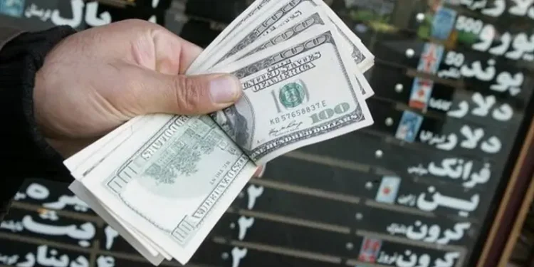 آرامش فعلی بازار ارز موقت است/ موفقیت سیاست ارز تک‌نرخی وابسته به نتیجه مذاکرات ایران و آمریکاست