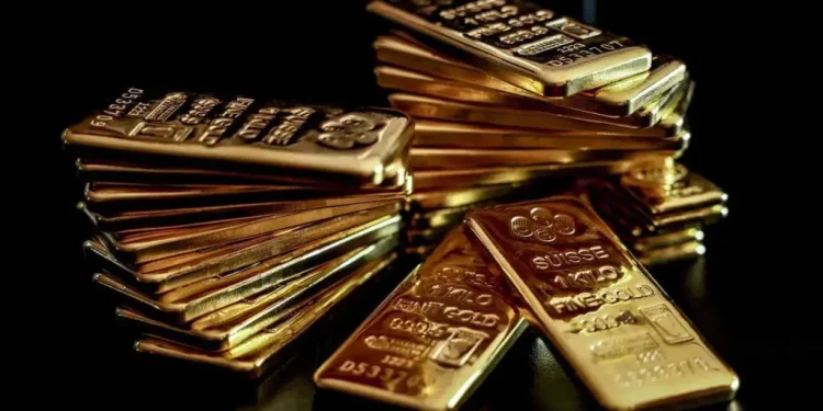 شوک سیاسی به بازار طلا؛ اونس عقبنشینی کرد