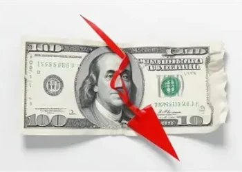 دلار بخریم یا بفروشیم؟ / بهترین سناریوی قیمت دلار در صورت آزادسازی منابع ارزی