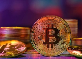 بیت‌کوین طاقت نیاورد و دوباره سقوط کرد